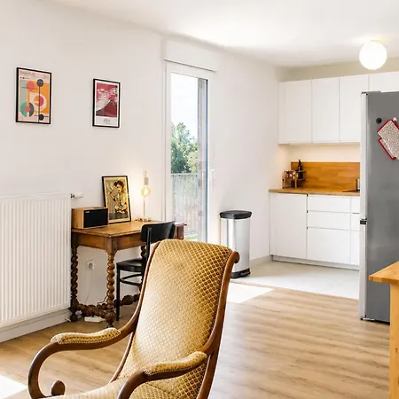 Lägenhet 2 Bedrooms With Balcony