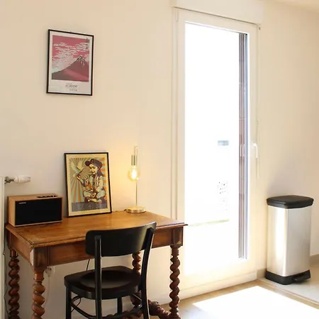 2 Bedrooms With Balcony Lägenhet